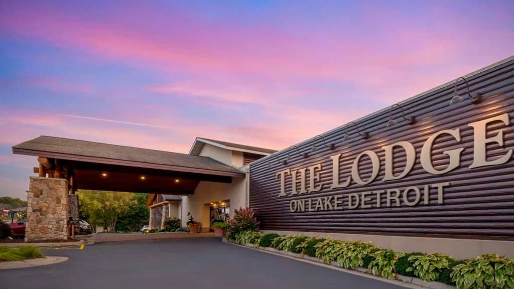 Best Western Premier the Lodge On Lake Detroit, Hotel in Detroit Lakes