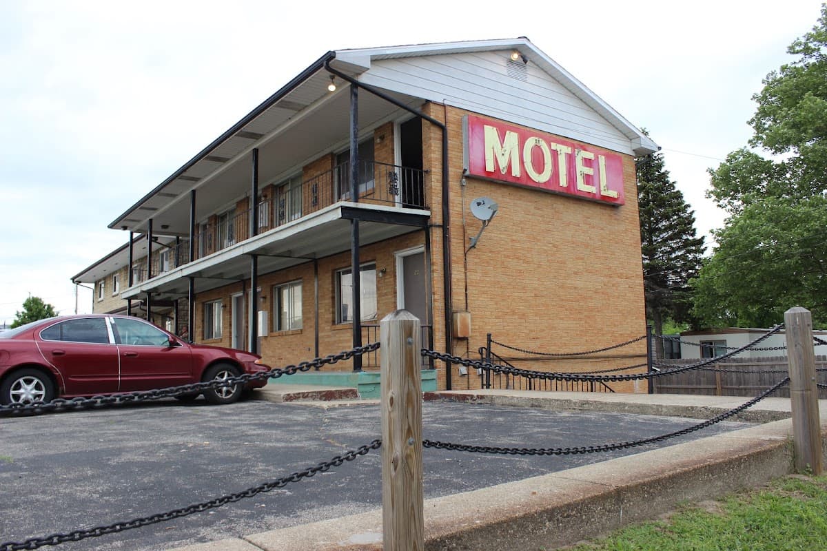 Lazy T Motel, Motel in Comstock Park