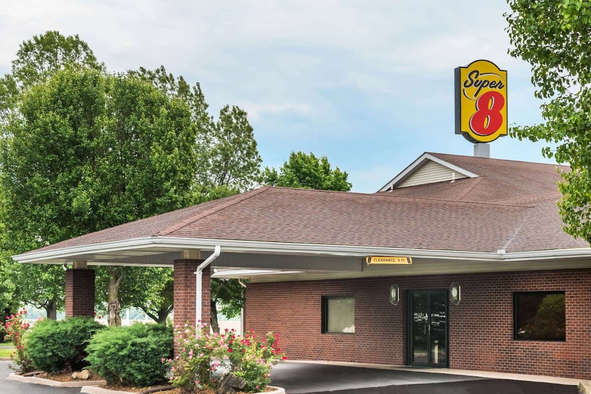 Super 8 by Wyndham O'Fallon, Motel in Shiloh