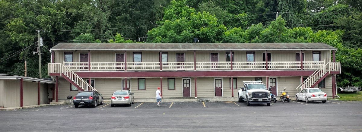 Manor Motel, Motel in Logansport