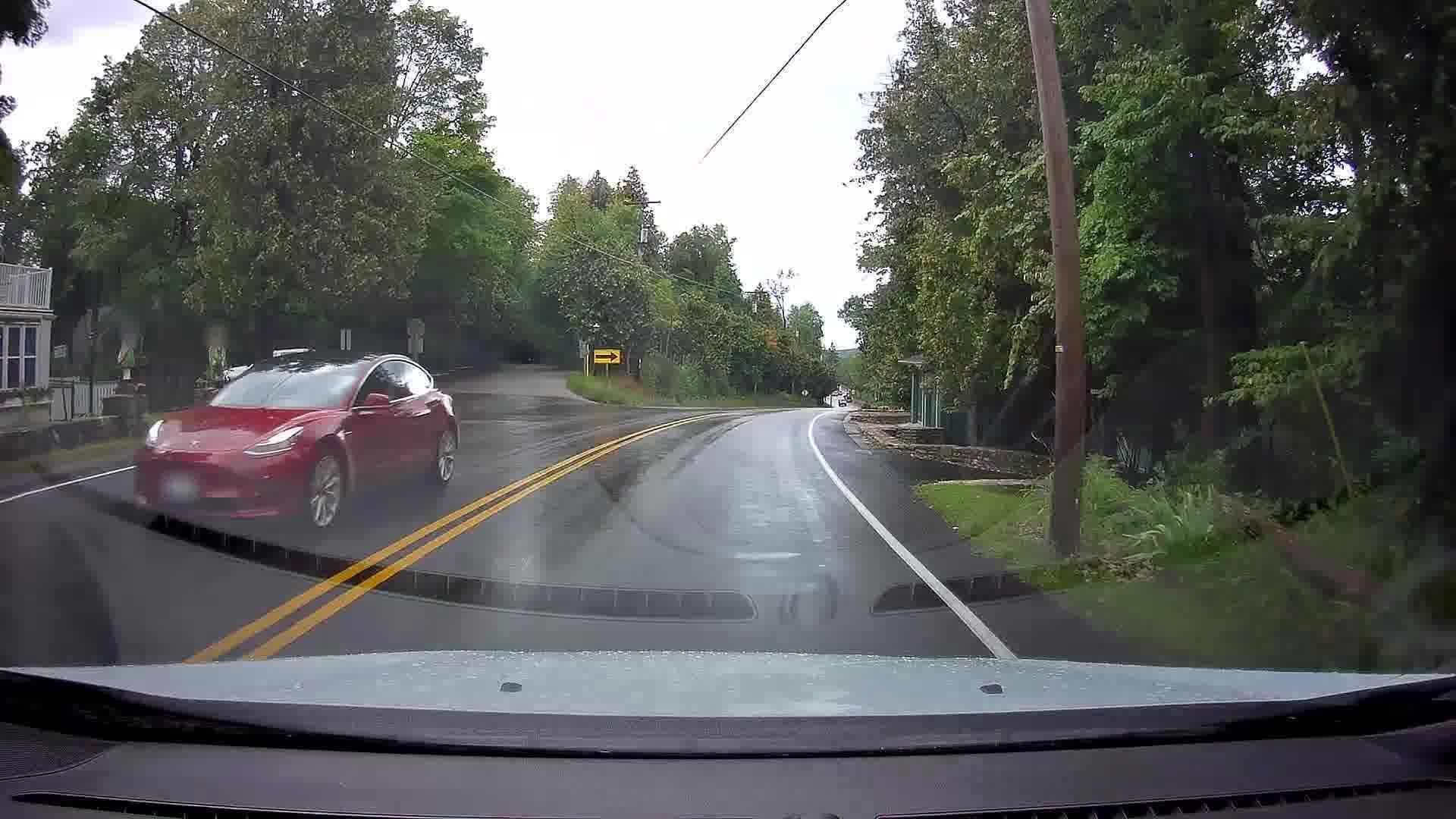 Street view near O'Malley's Inn, Menominee — © iandees (CC BY-SA · Mapillary)
