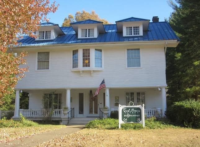 Coolbreeze Estate B & B, Hotel in Evansville