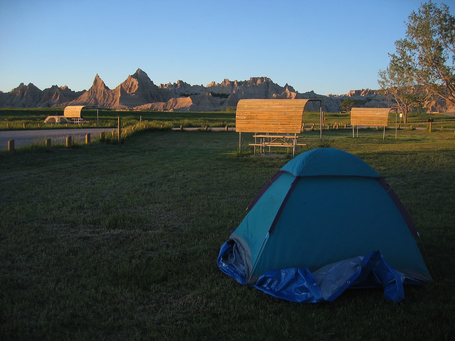 Cedar Pass Campground (via Wikimedia Commons, CC BY-SA 3.0)