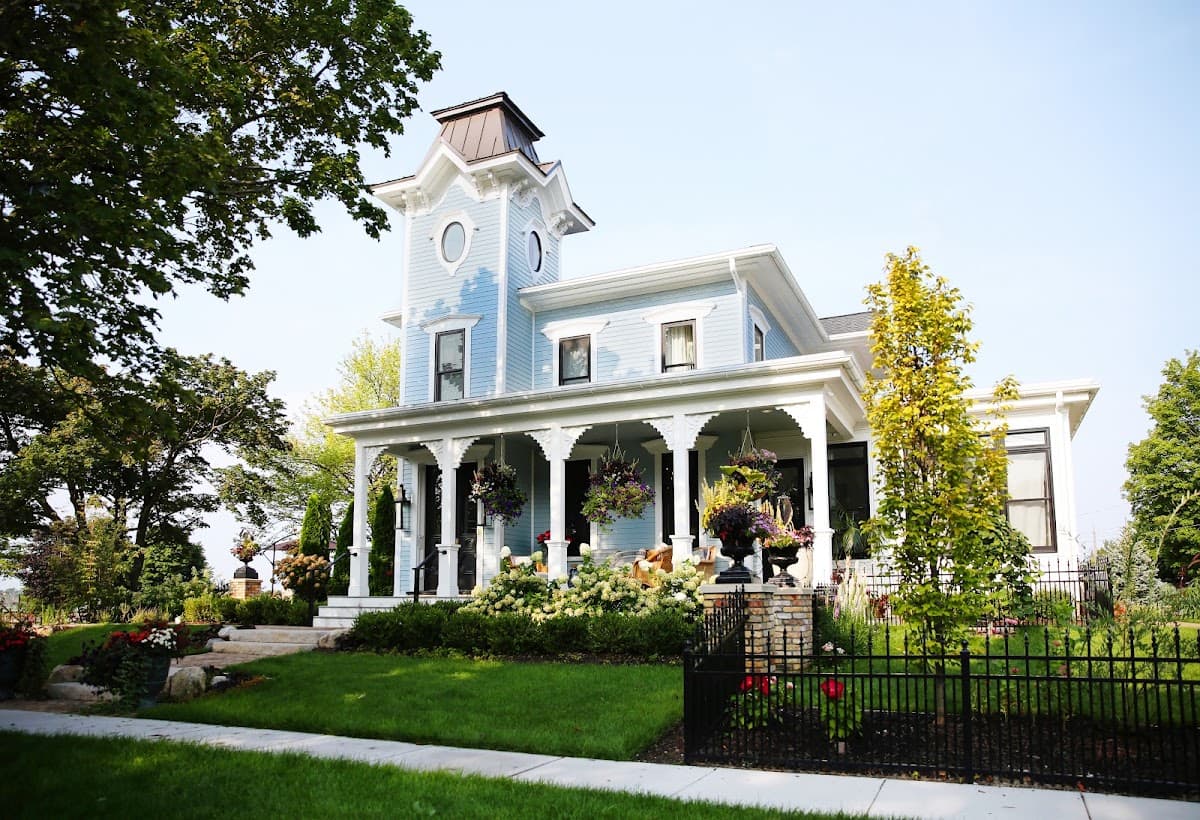 The Lilley Mansion Bed and Breakfast, Bed & Breakfast in Ferrysburg