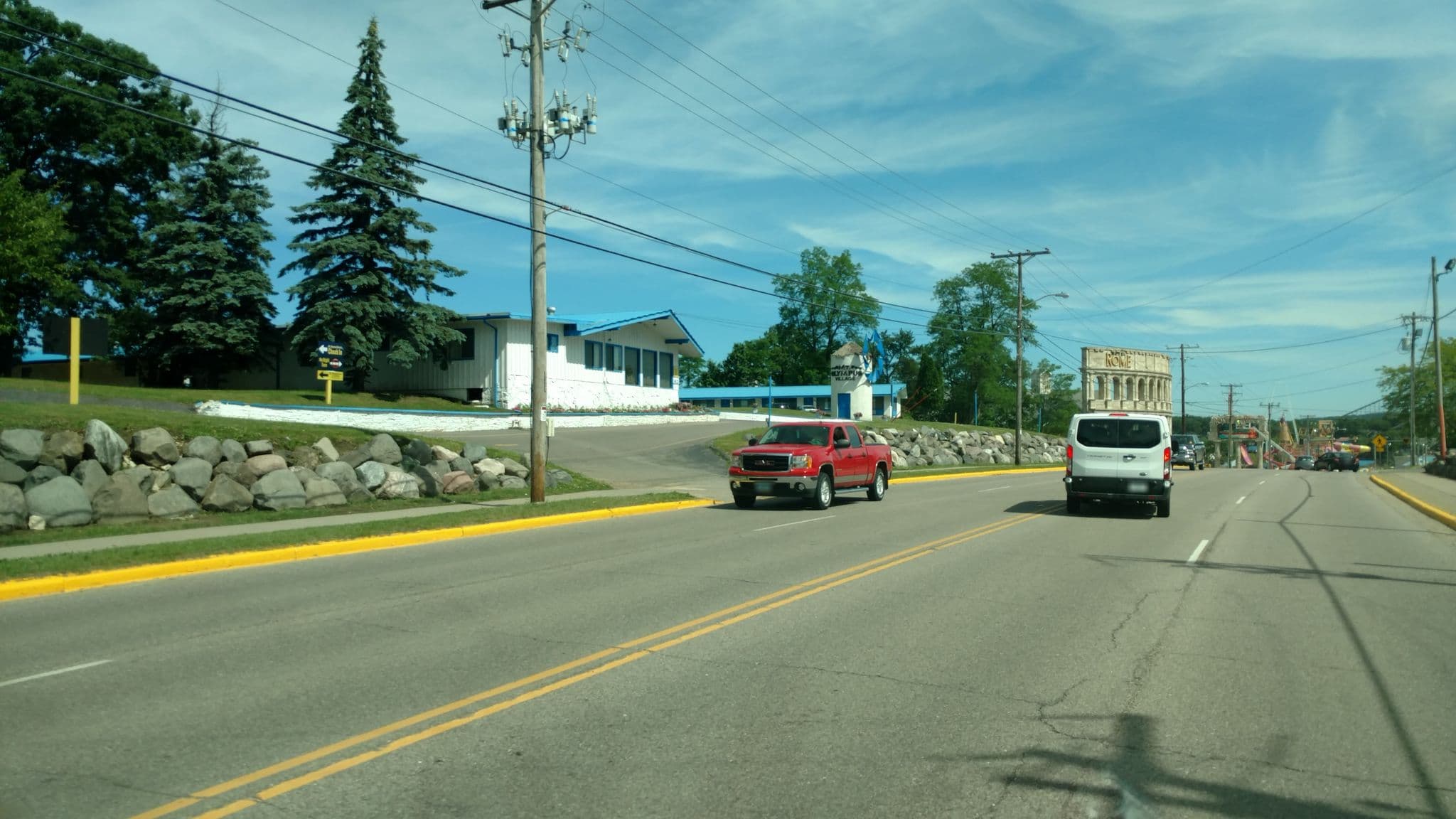 Street view near Mt. Olympus Building 29, Lake Delton — © jbthemilker (CC BY-SA · Mapillary)