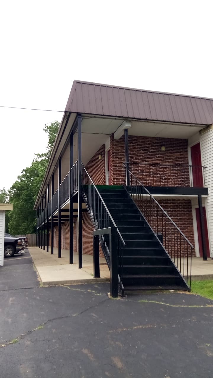University Inn, Motel in Heath