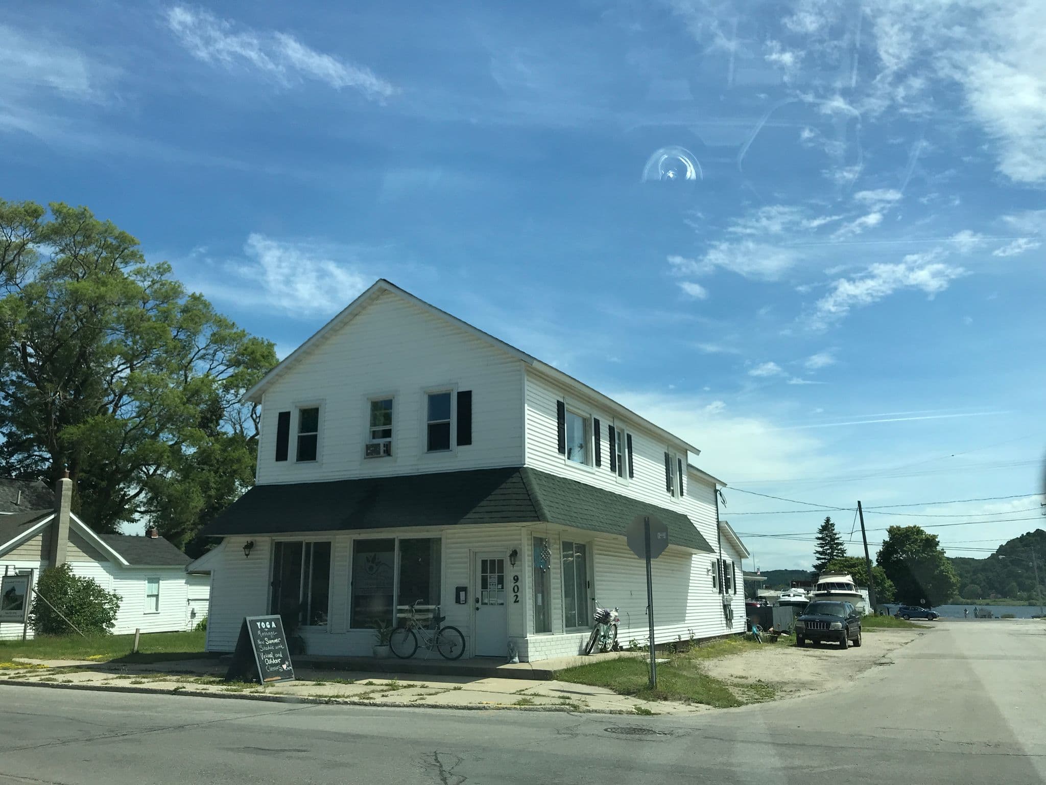 Street view near Bay Port Lodging, Manistee — © motomurphyadv (CC BY-SA · Mapillary)