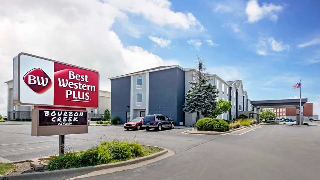 Best Western Plus Bourbonnais Hotel & Suites, Hotel in Bradley
