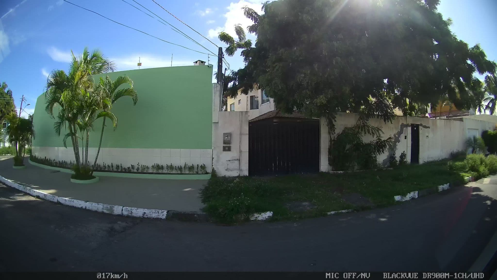 Street view near Pousada Mirage Del Mar, Lauro de Freitas — © kaart_2 (CC BY-SA · Mapillary)