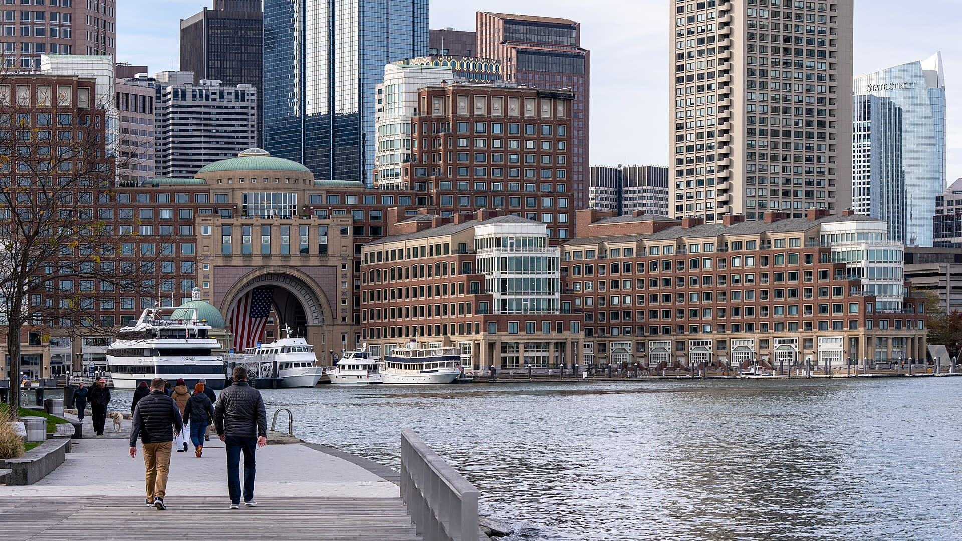 Boston Harbor Hotel (via Wikimedia Commons, CC BY 4.0)