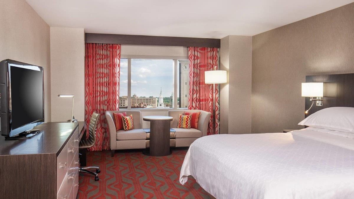 Sheraton Springfield Monarch Place Hotel, Hotel in West Springfield