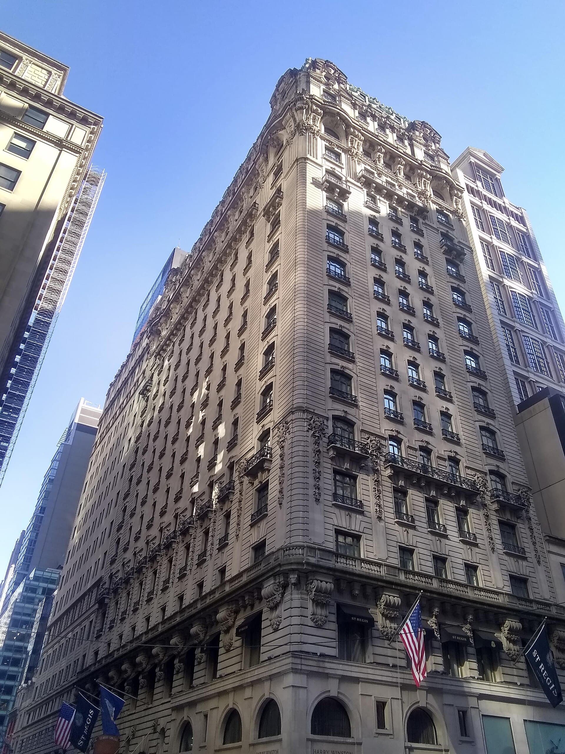 St Regis (via Wikimedia Commons, CC BY-SA 4.0)