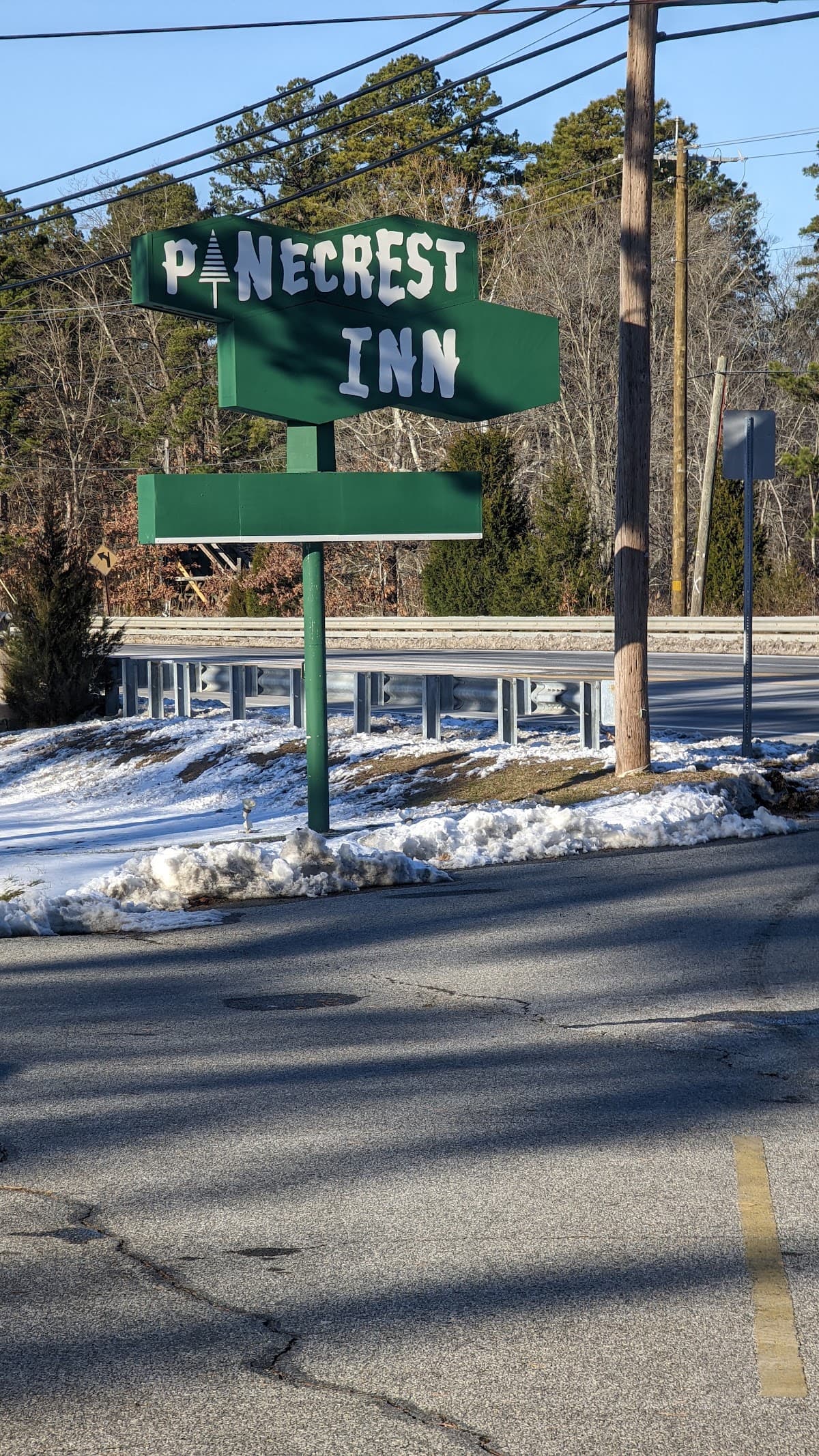 Pine Crest Motel, Motel in Collings Lakes