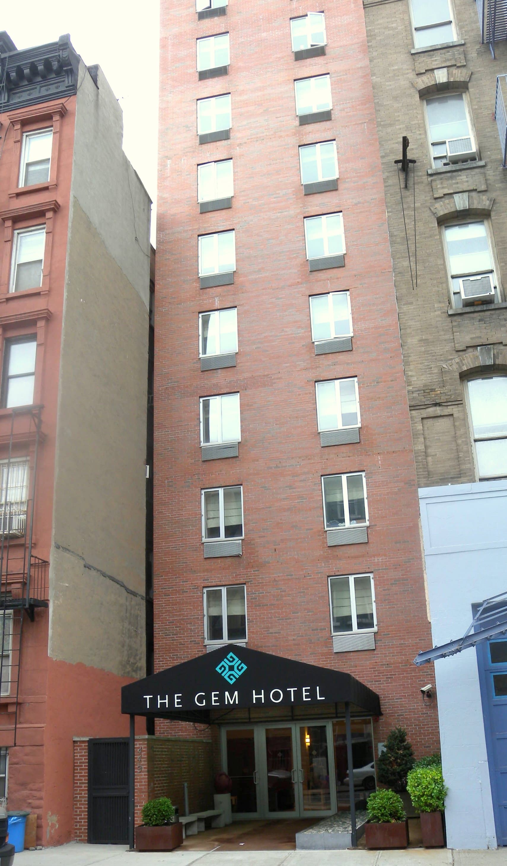 The GEM Hotel Chelsea (via Wikimedia Commons, CC0)