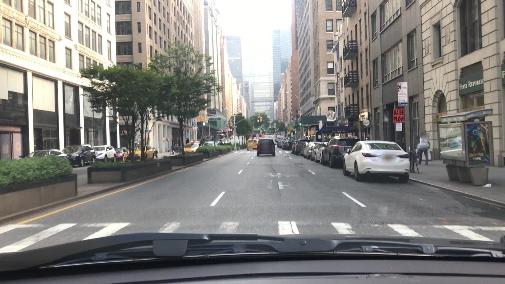 Street view near Mondrian Park Avenue, Gramercy Park — © lvl5 (CC BY-SA · Mapillary)