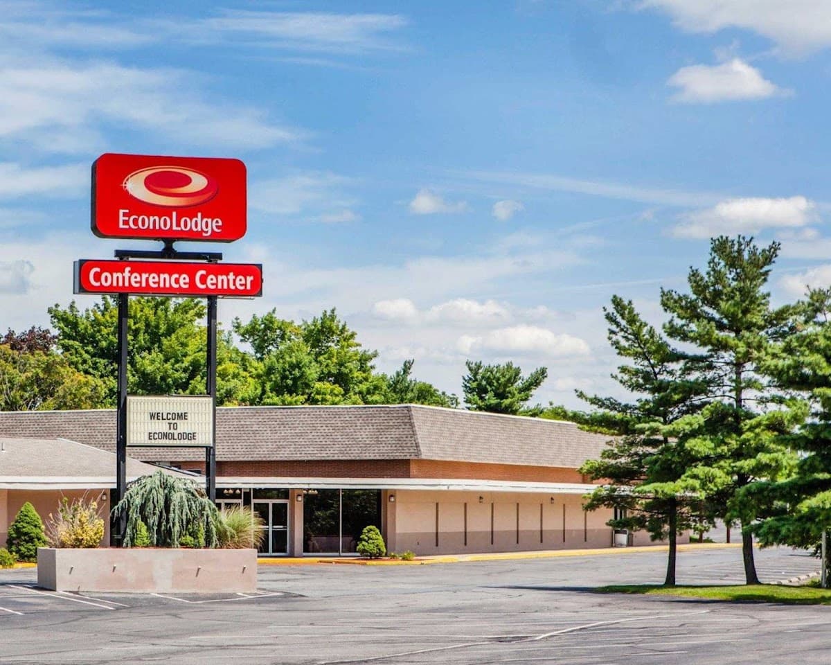 Econo Lodge Conference Center, Motel in Cetronia