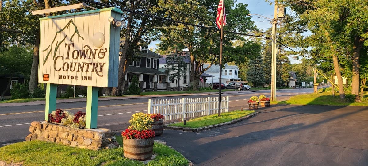 Town & Country Motor Inn, Motel in Lake Placid
