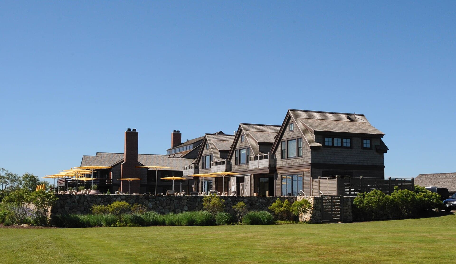 Weekapaug Inn (via Wikimedia Commons, CC BY-SA 4.0)