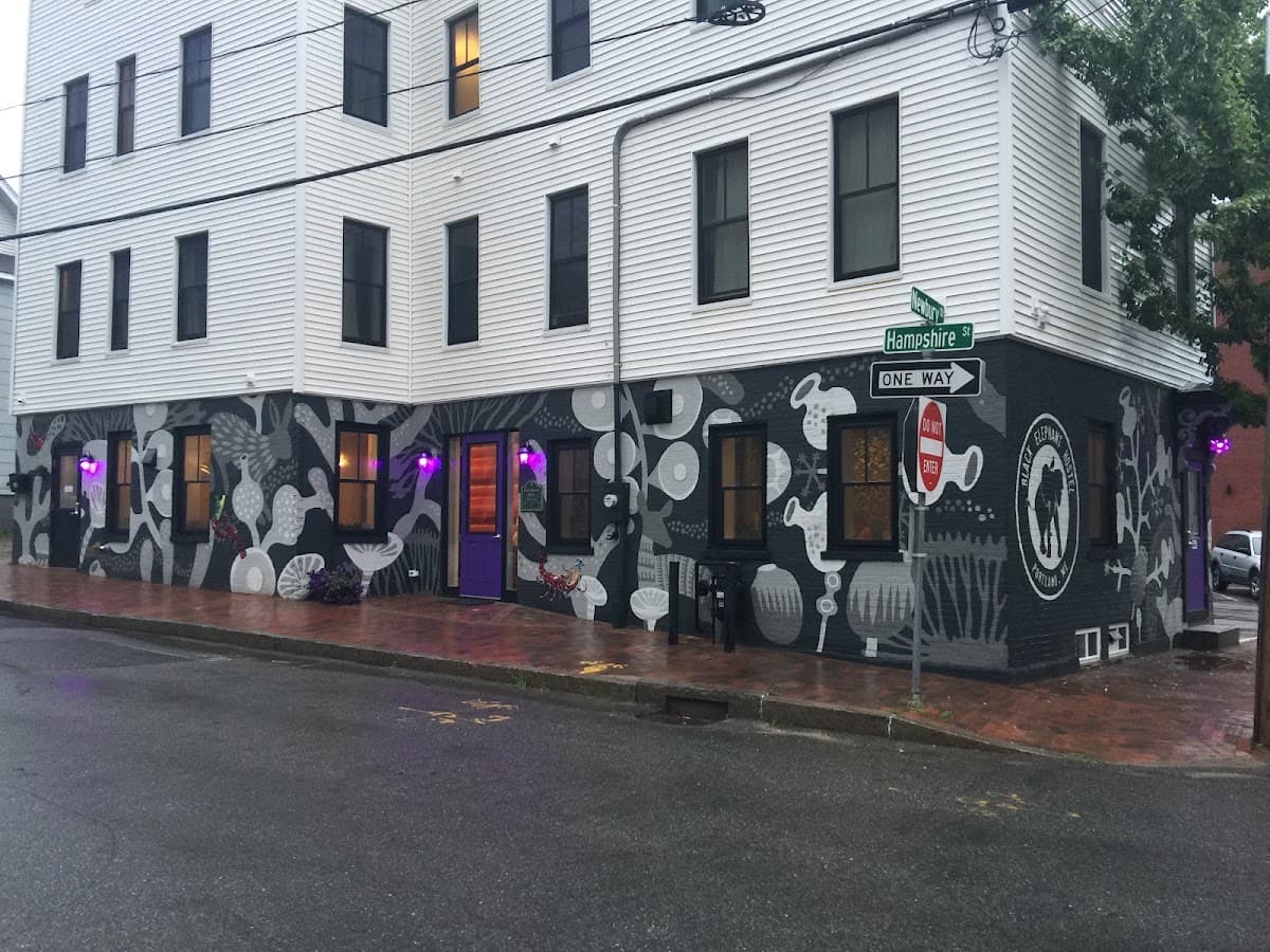 Black Elephant Hostel, Hostel in South Portland