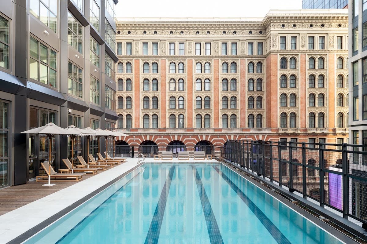 ROOST East Market, Hotel in Center City