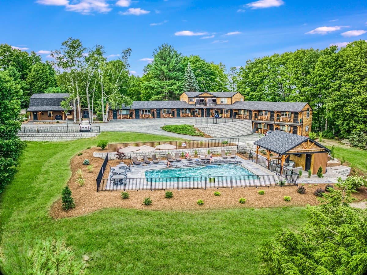 The Lodge By Sunapee Stays, Hotel in Sunapee