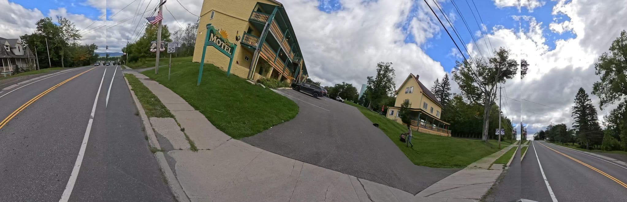 Street view near Sun View Motel, Palenville — © alrekur (CC BY-SA · Mapillary)