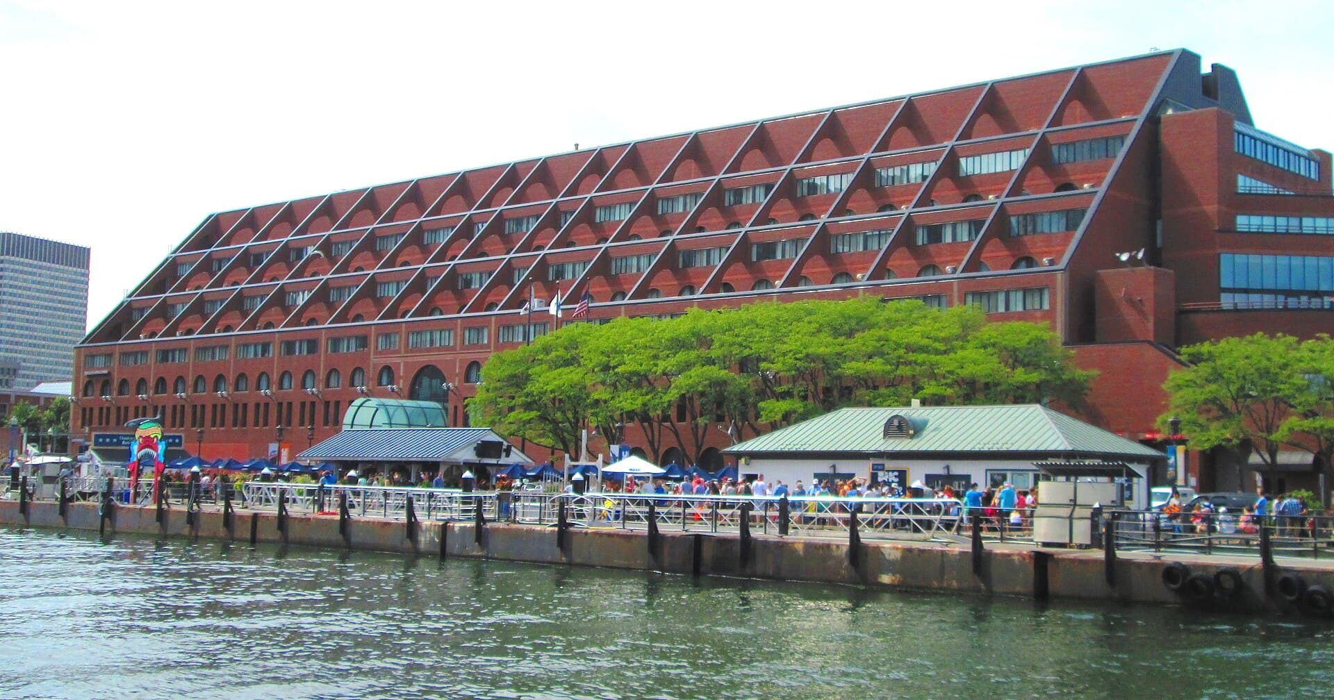 Boston Marriott Long Wharf (via Wikimedia Commons, CC BY-SA 4.0)