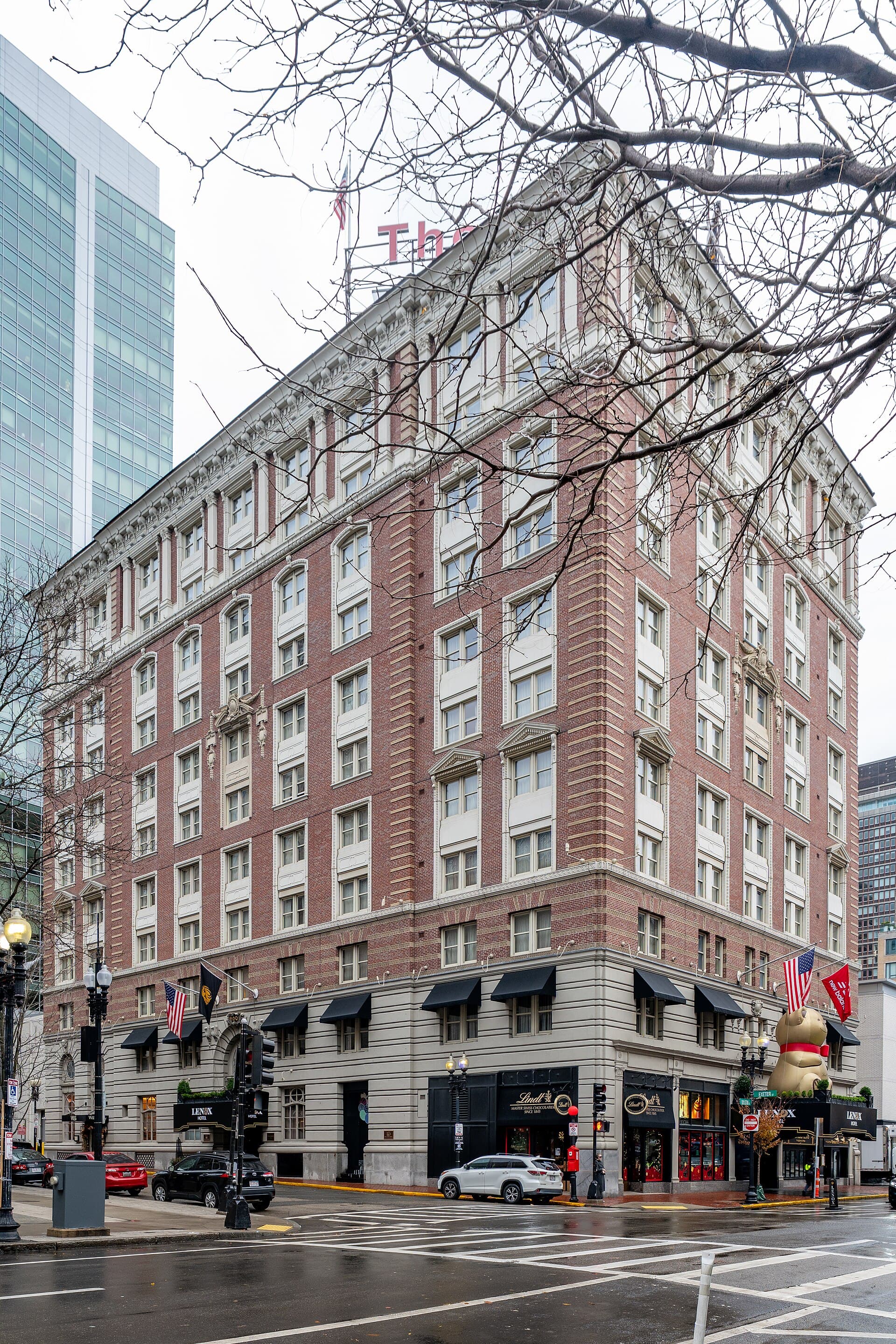 The Lenox Hotel Boston (via Wikimedia Commons, CC BY 4.0)