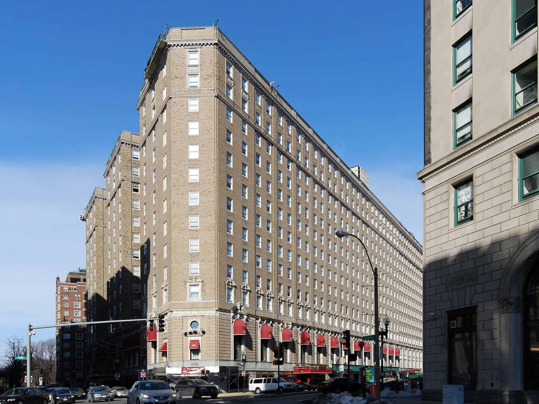 Hilton Boston Park Plaza (via Wikimedia Commons, Public domain)