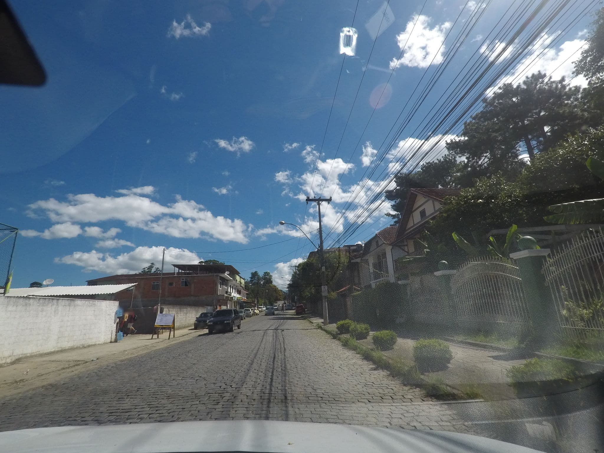 Street view near Juliano's GuestHouse, Teresópolis — © marciosampaio (CC BY-SA · Mapillary)