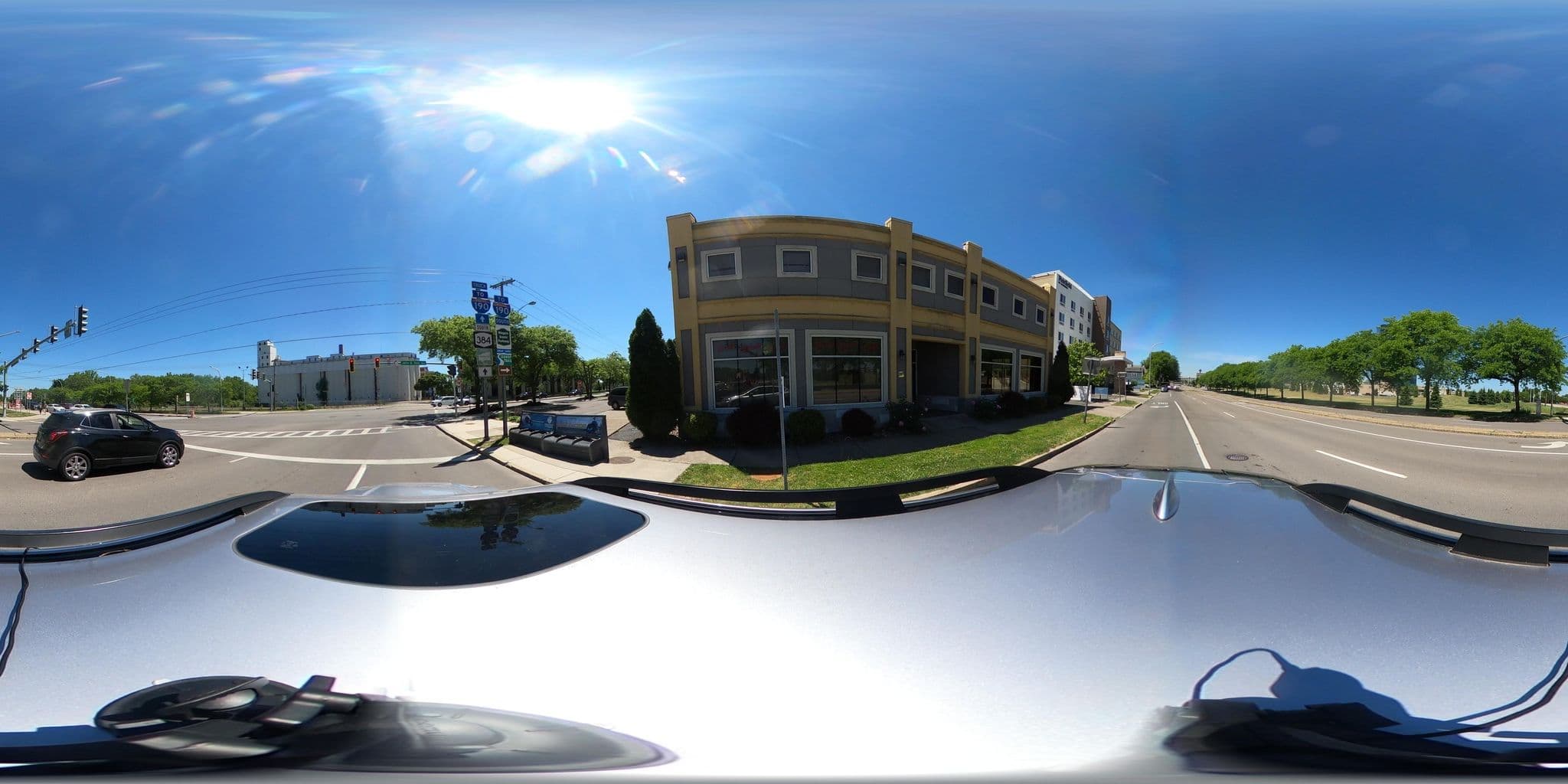 Street view near The Klika Hotel, Niagara Falls