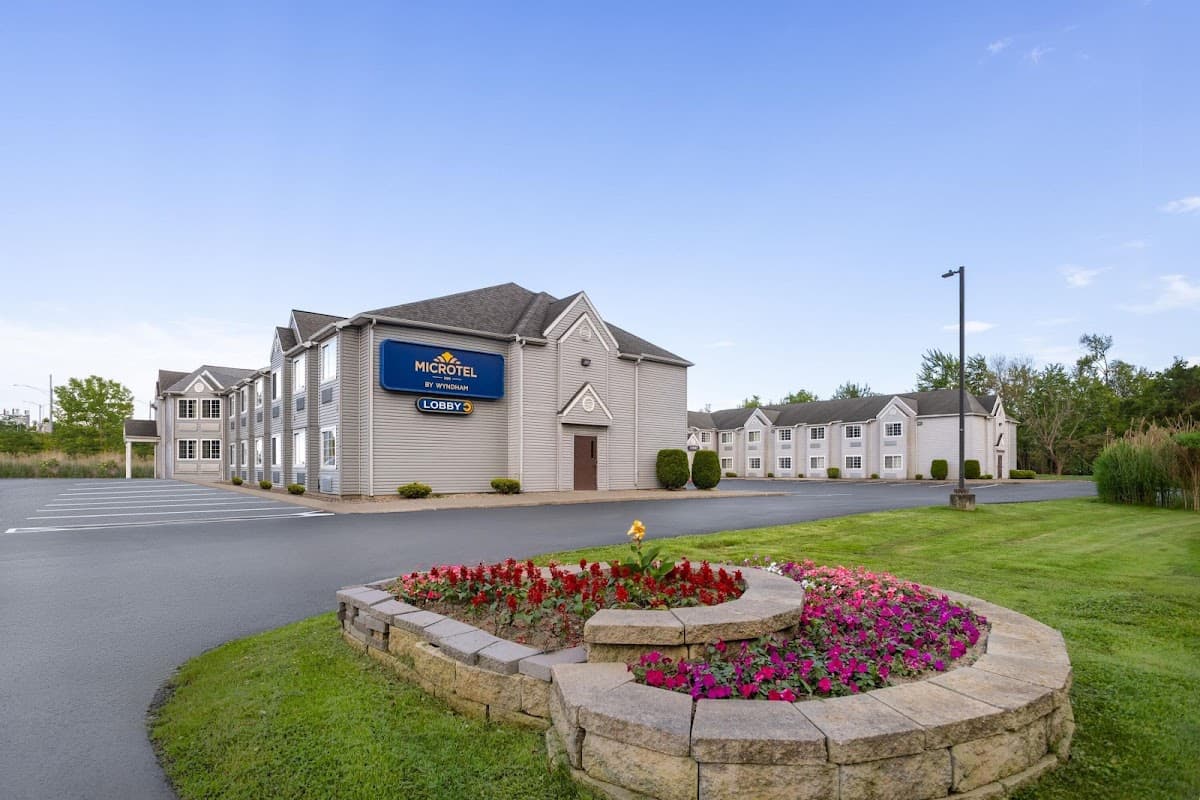 Microtel Inn by Wyndham Albany Airport, Hotel in Latham
