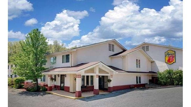 Super 8 by Wyndham Newburgh/West Point Near Stewart Airport, Motel in Gardnertown