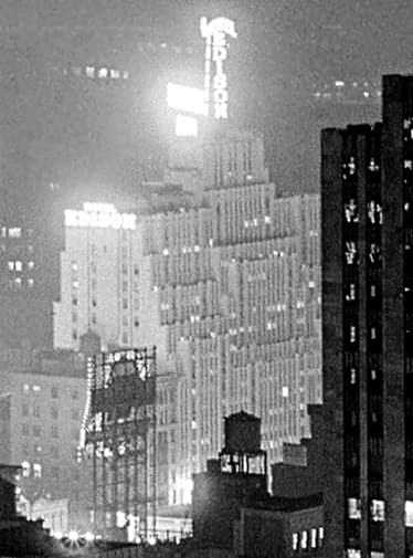 The Hotel Edison NYC (via Wikimedia Commons, CC0)