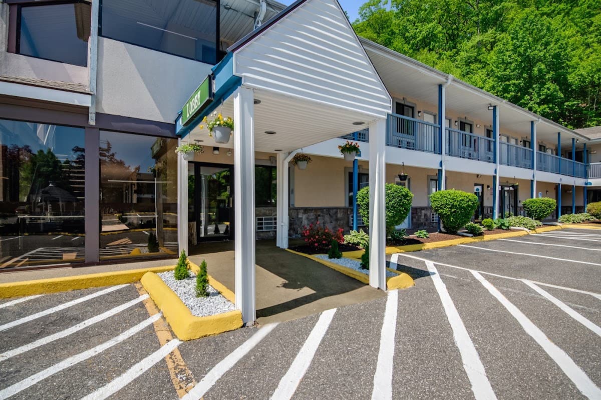 Americas Best Value Inn Torrington, CT, Motel in West Torrington