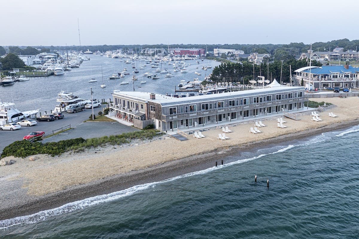Tides Motel of Falmouth, Motel in Teaticket