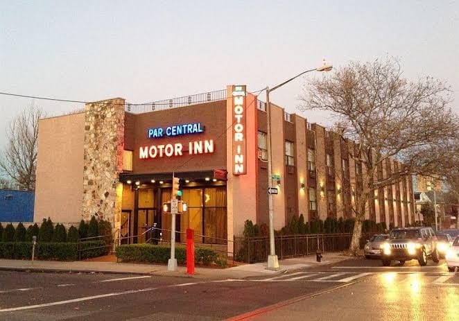 Par Central Motor Inn, Motel in Briarwood