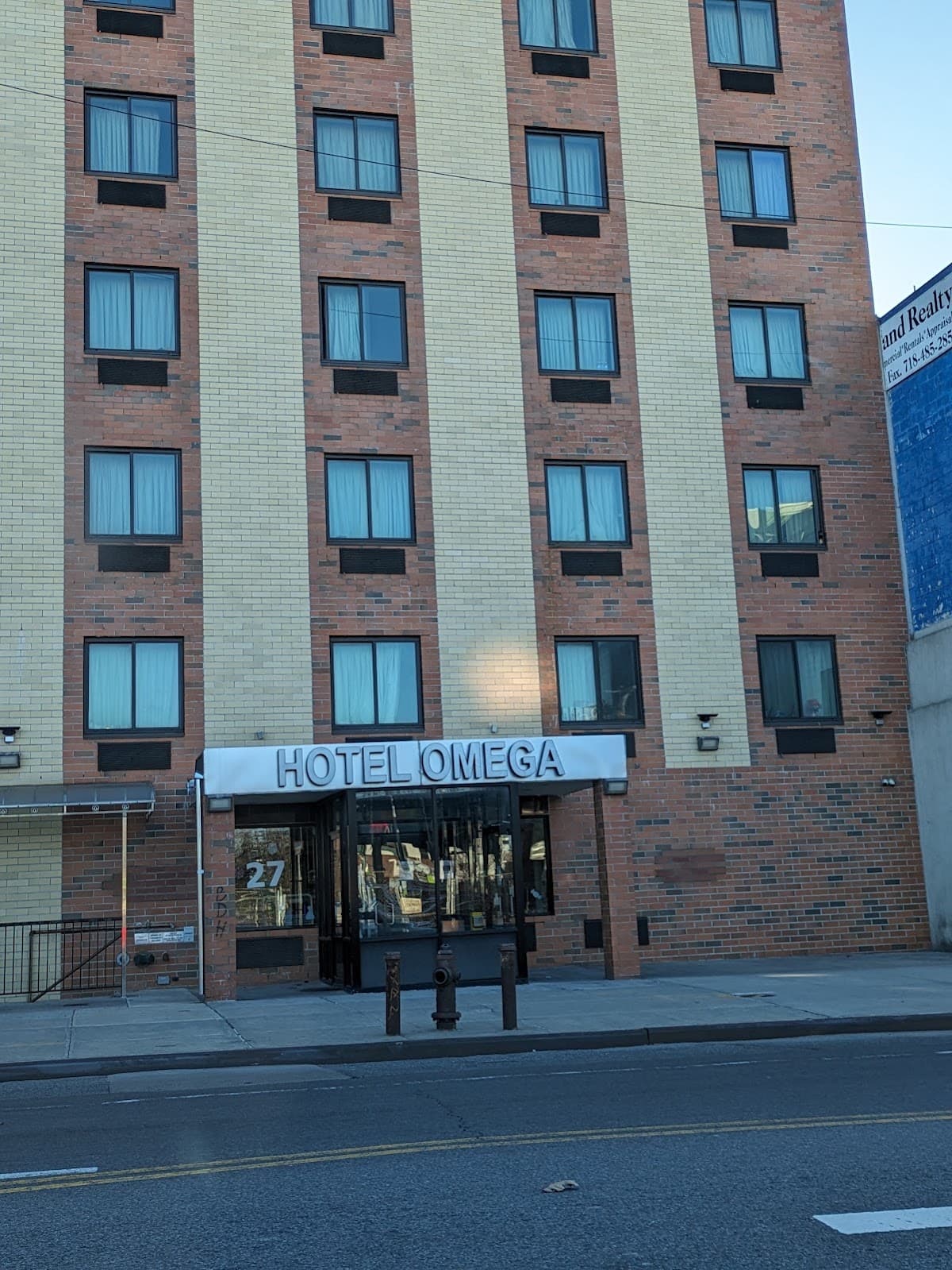 Hotel Omega, Hotel in Cypress Hills