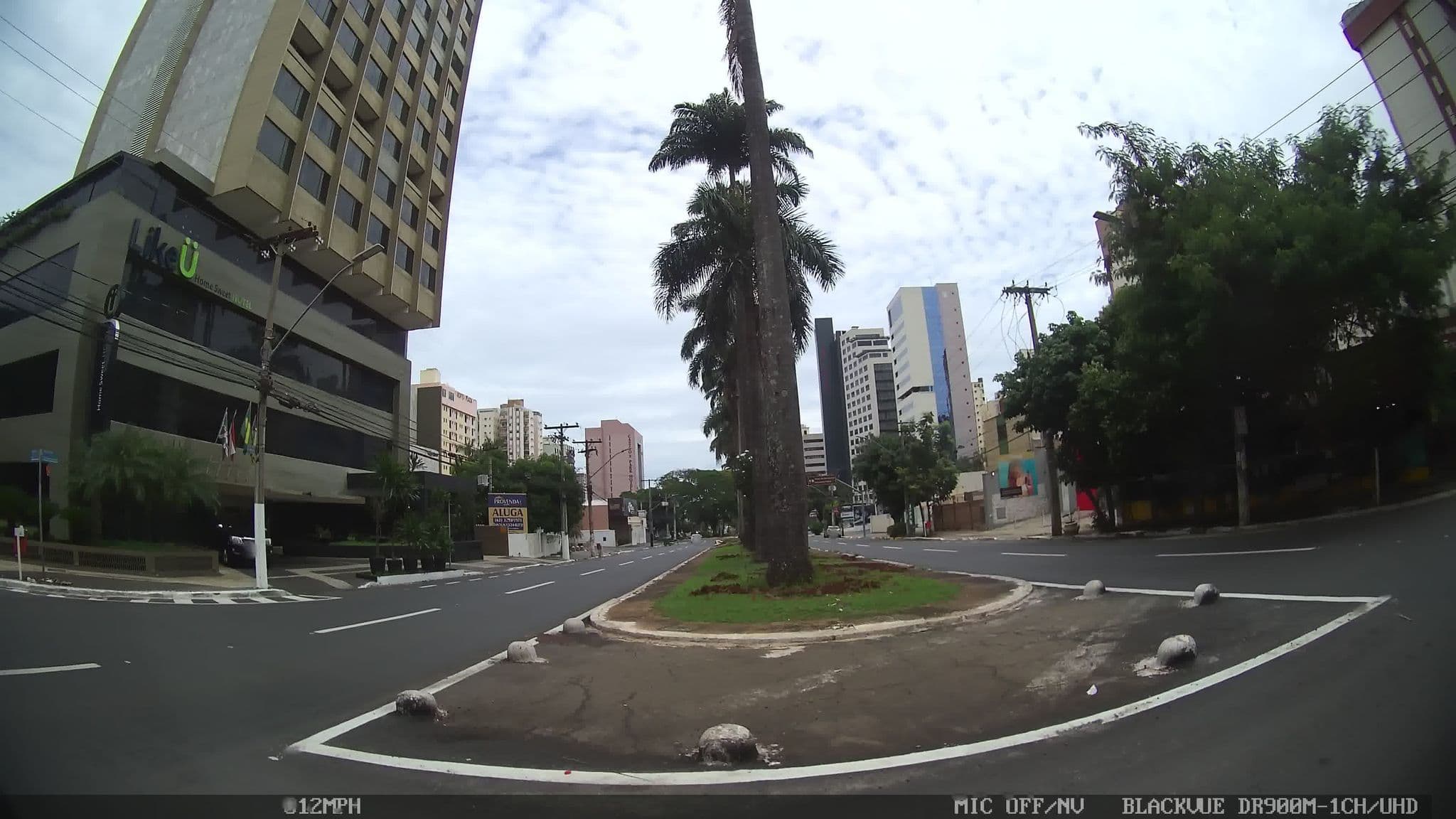 Street view near Papillon Hotel, Goiânia — © kaart_4 (CC BY-SA · Mapillary)
