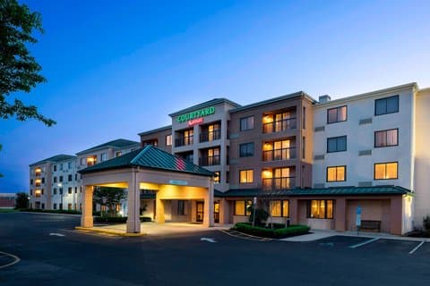 Courtyard Cranbury South Brunswick, Hotel in Whittingham