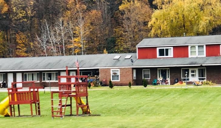 Ladd Brook Inn, Motel in Pownal