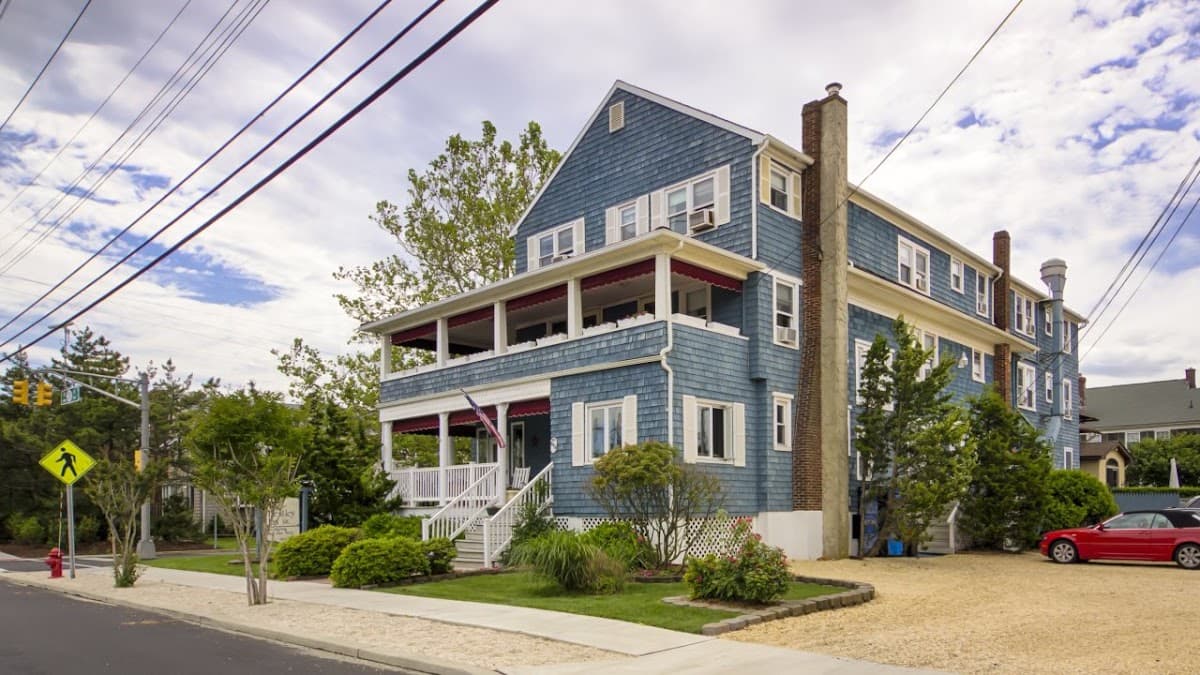 The Bentley Inn, Guesthouse in Point Pleasant