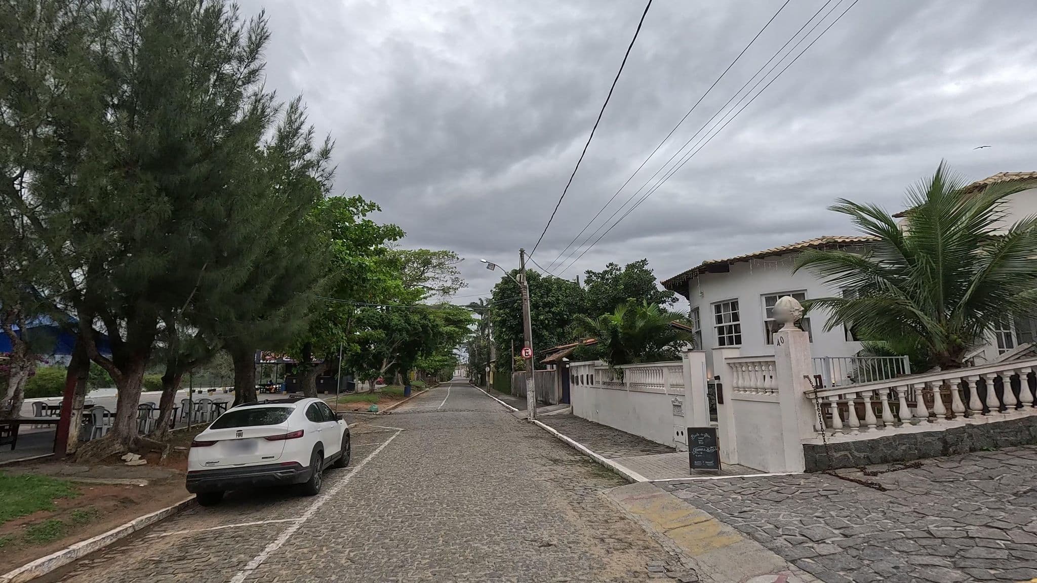 Street view near Pousada Encontro das Águas, Rio das Ostras — © MuitoAlemdasFronteiras (CC BY-SA · Mapillary)