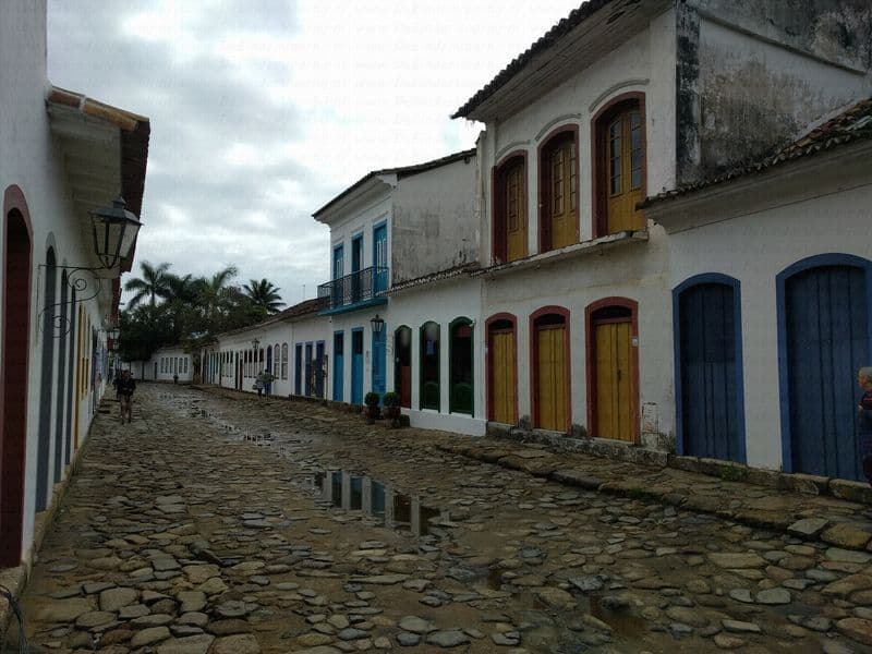 Street view near Pousada Arte Urquijo, Paraty
