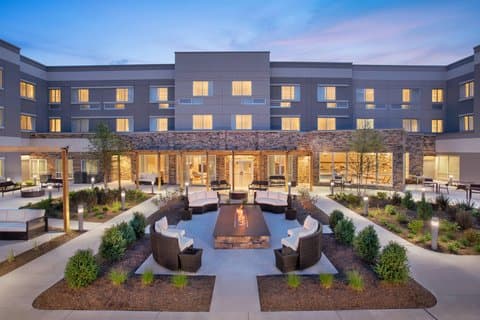Courtyard Wayne Fairfield, Hotel in Singac