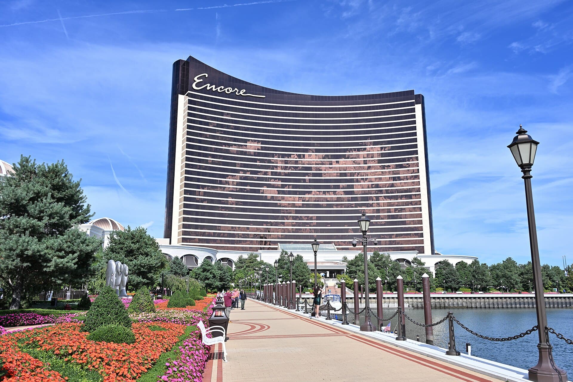 Encore Boston Harbor Hotel (via Wikimedia Commons, CC BY 4.0)