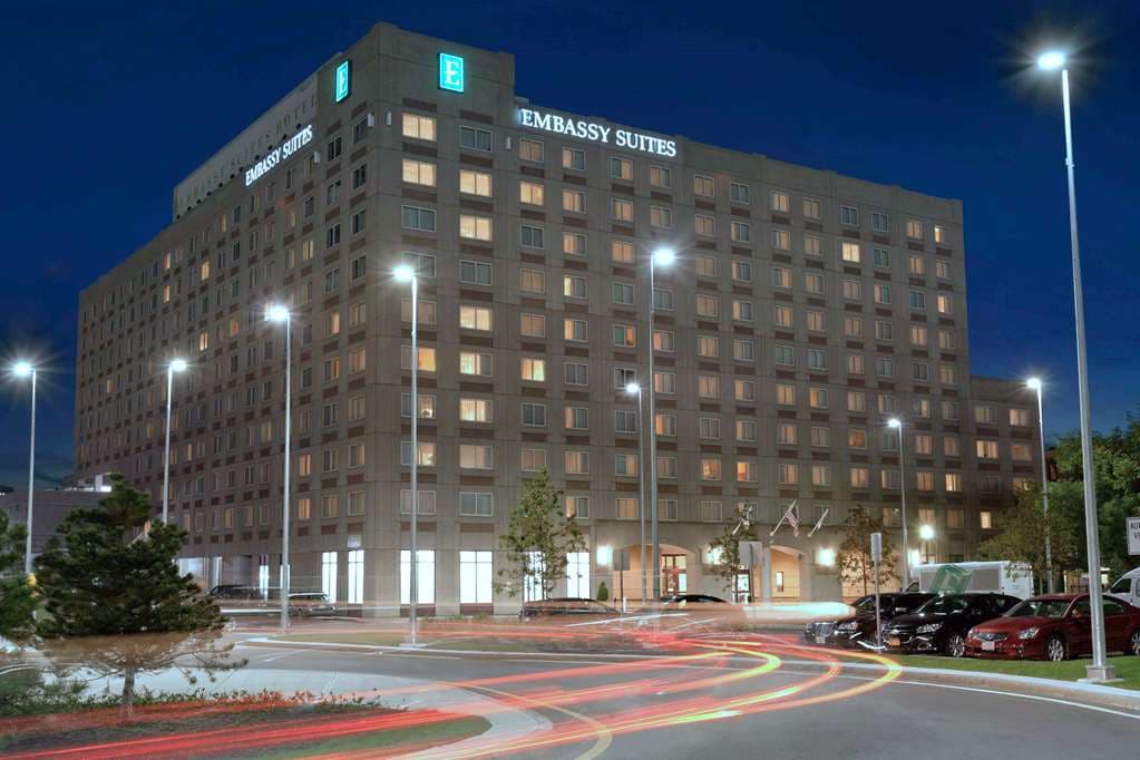 Embassy Suites by Hilton Boston at Logan Airport, Hotel in Jeffries Point
