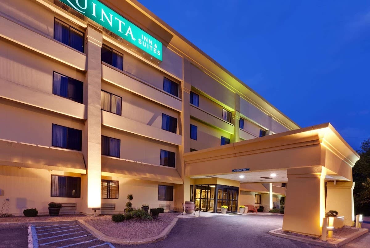 La Quinta Inn & Suites by Wyndham Plattsburgh, Hotel in Plattsburgh West