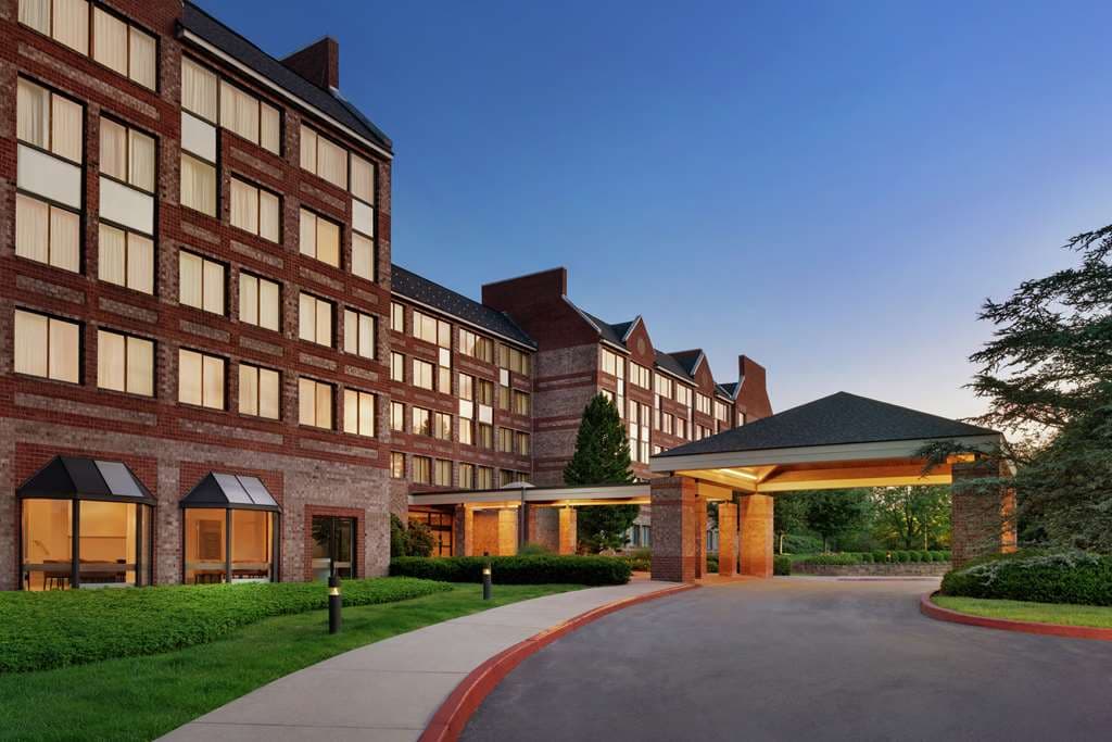 Embassy Suites by Hilton Philadelphia Valley Forge, Hotel in Chesterbrook