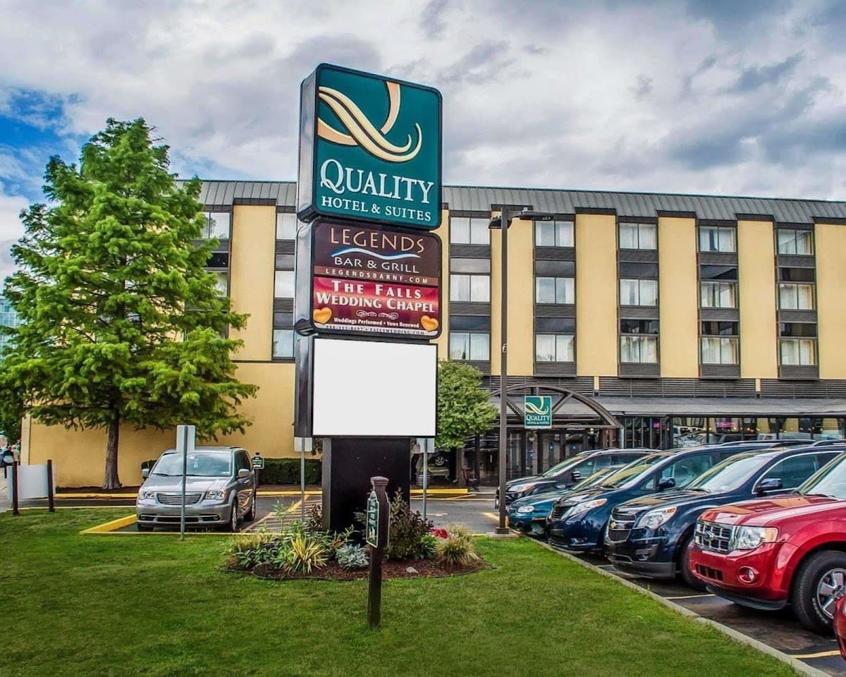 Quality Hotel & Suites At The Falls, Hotel in Niagara Falls